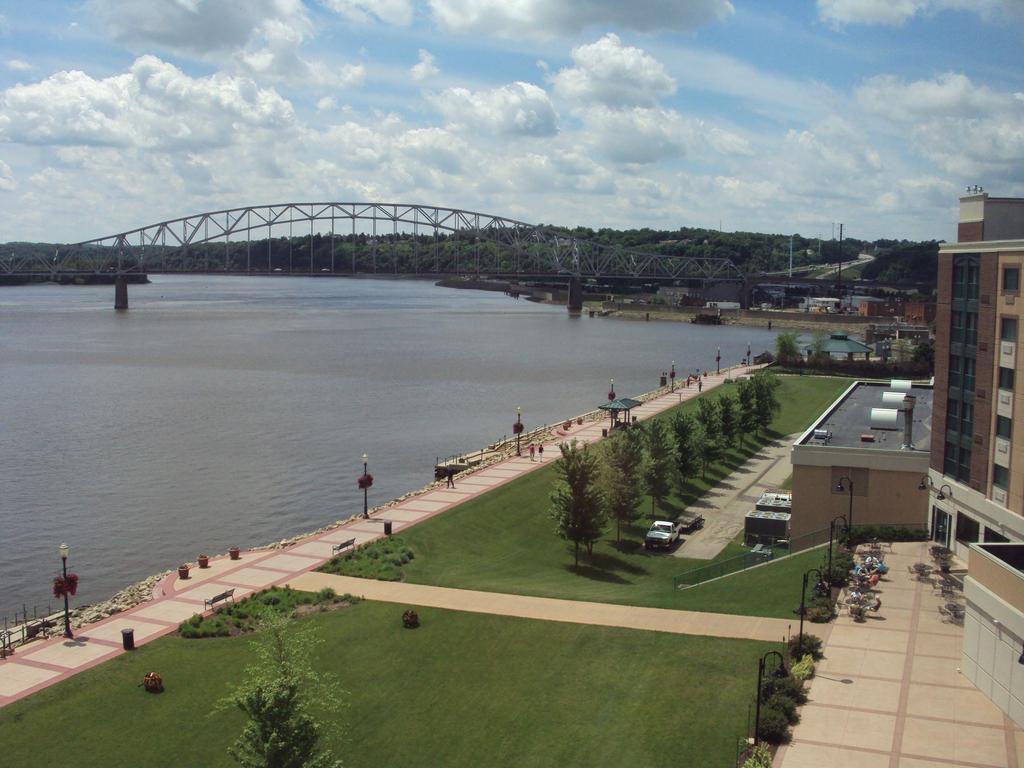 Grand Harbor Resort Dubuque Extérieur photo