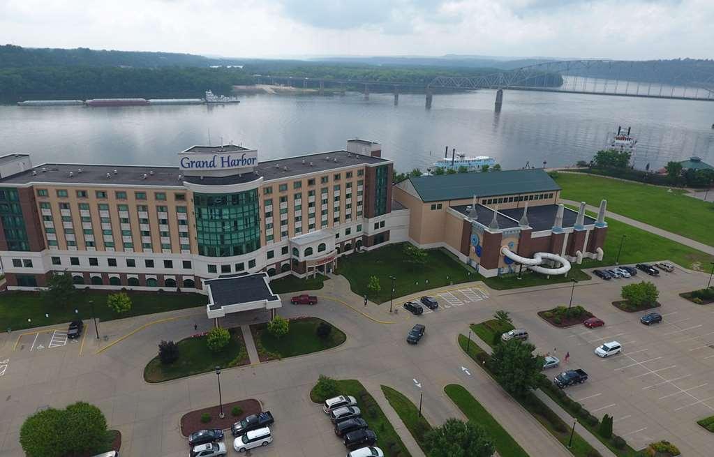 Grand Harbor Resort Dubuque Extérieur photo